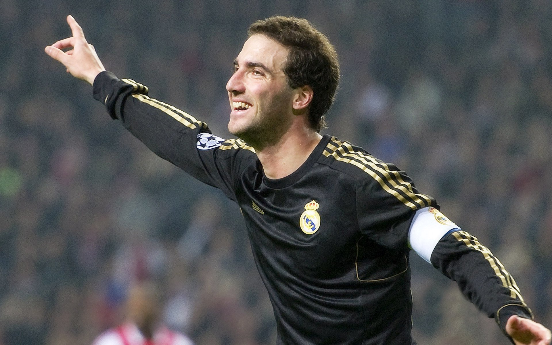 曼城4-1大胜,哈兰德和福登继续发挥关键作用,曼联买哈兰德